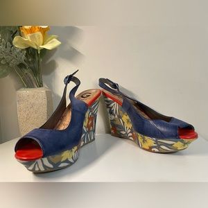G by Guess Brand 10M Platform Wedges with Beautiful Floral Design, Peep Toe